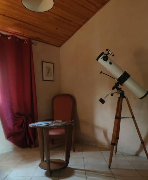Sous Le Chateau Montaut  Buitenkant foto
